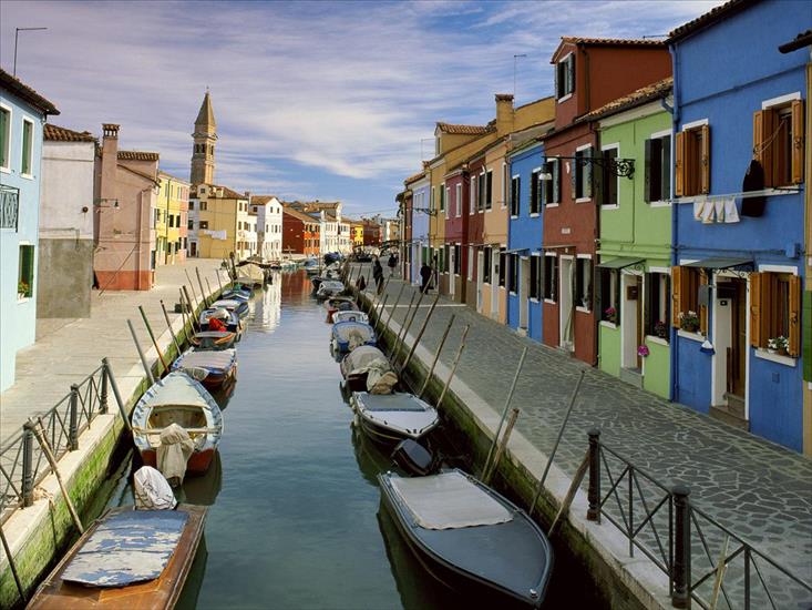TAPETY ZNANE MIEJSCA ŚWIATA - Canal Burano Venice Italy.jpg