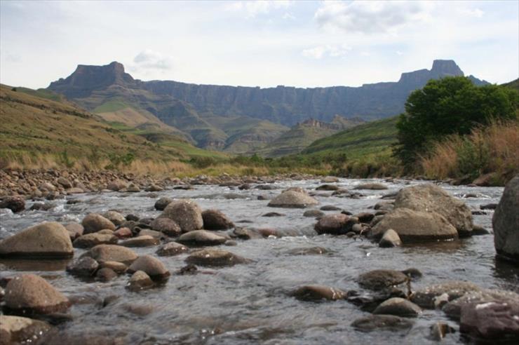 Lesotho - drakensberg1.jpg