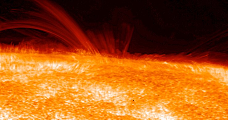 Układ Słoneczny - The-Sun-by-Hubble.jpg