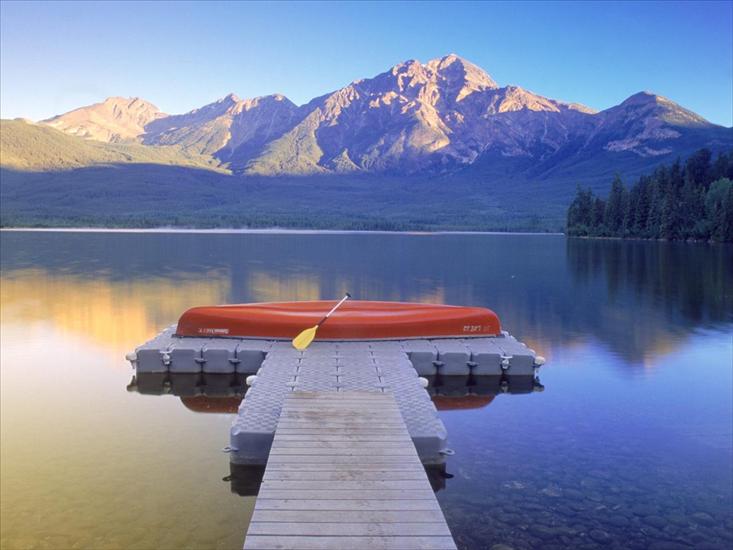 widoczki - Pyramid Lake, Jasper National Park, Alberta, Canada.jpg