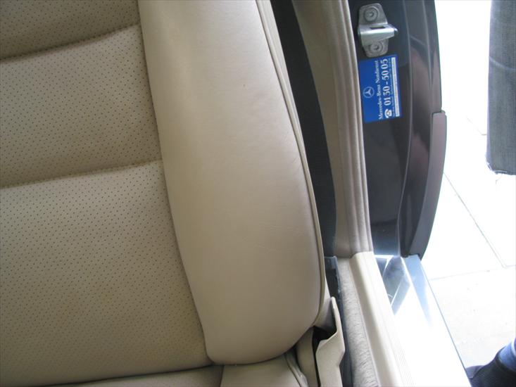 2011-03 - boczek fotela kierowcy po renowacji 2.JPG