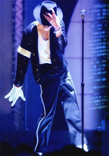 Zdjęcia MJ - Moonwalking MJ.jpg