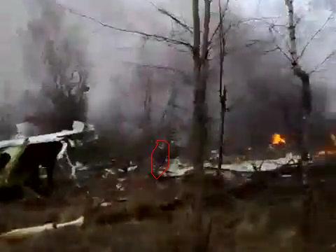 Picture - Amateur Footage Taken 15 Minutes After Polish Plane Crash 0636.jpg