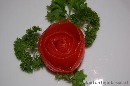 Dekoracje z warzyw - A roza-z-pomidora.jpg
