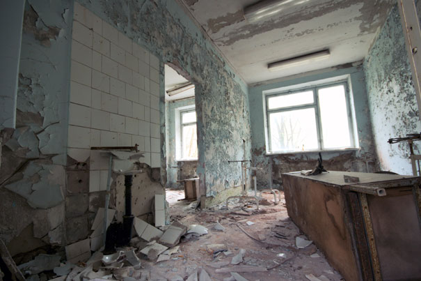 Czarnobyl-Miasto duchów - Chernobyl-Today-A-Creepy-Story-told-in-Pictures-hospital3.jpg