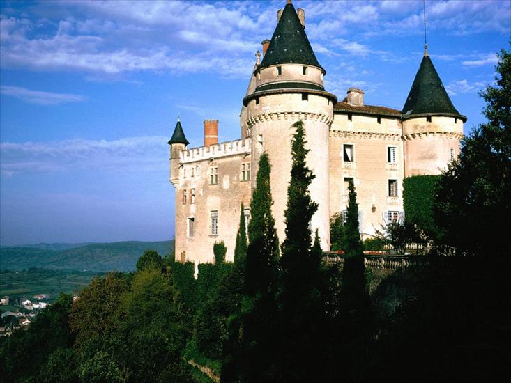 Zamki i palace - Mecues_Castle,_France.jpg