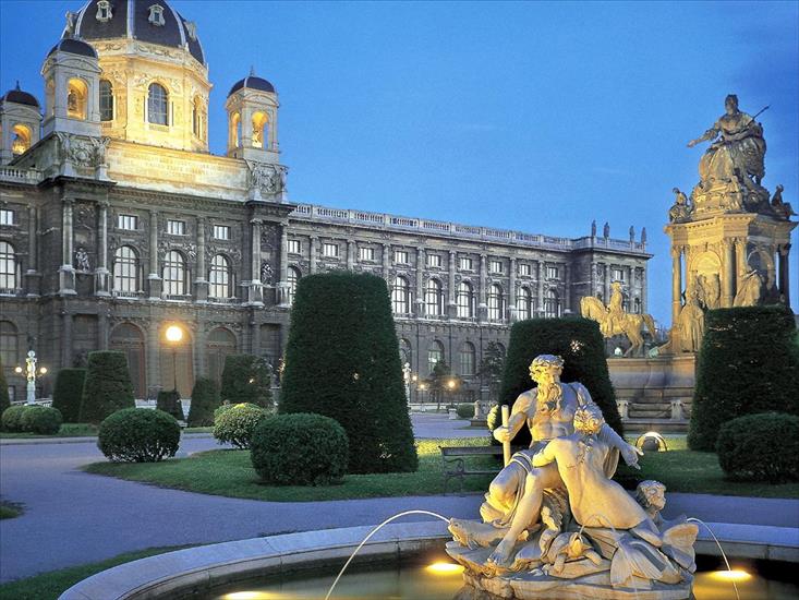 TAPETY-Najpiękniejsze miejsca - Austrian Garden at Twilight, Vienna.jpg