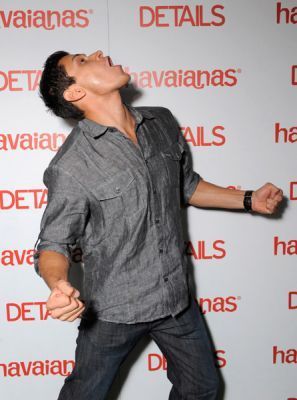 Alex Meraz Paul - Alex-Meraz-twilight-series-6328717-297-400.jpg