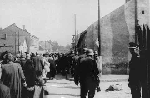 archiwalne fotografie II wojna światowa - getta niemieckie w Krakowie getto24.jpg