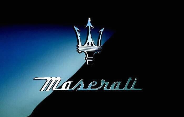 Abstrakcyjne - Blue Maserati.jpg