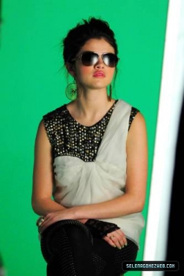 Naturally - normal_selena-gomez-0215.jpg