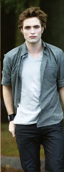 Robert Pattinson - My-fave-pics-of-the-New-Moon-Movie-Companion-twilight-series-8454925-767-2047.jpg