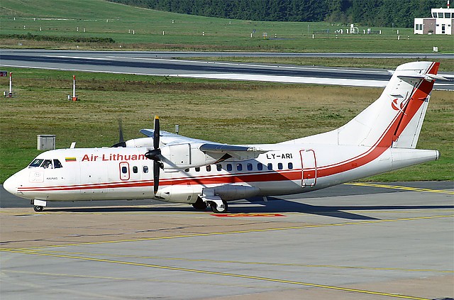SAMOLOTY - ATR ATR-42-300.jpg
