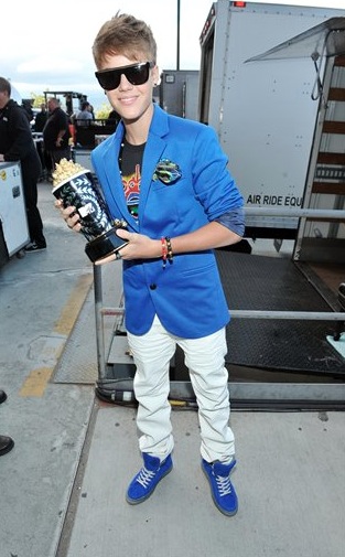 Justin Bieber - justin-bieber-statuetka.jpg