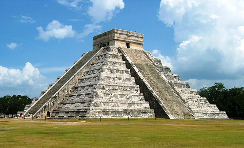 znane zabytki - Piramida Chichen Itza na półwyspie Jukatan w Meksyku.jpg