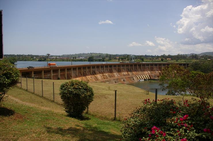 Uganda - Owen_Falls_Dam,_Uganda-2_-_by_Nao_Iizuka.jpg