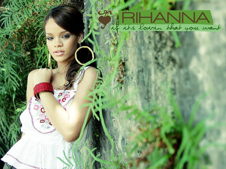 Rihanna - 02.jpg