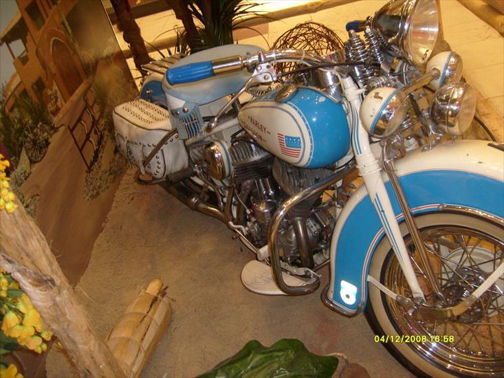 motocykle z lat 1918-1955  galeria bałtycka - S6300139.JPG