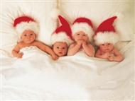 tapety - 4-little-babies-santa-caps.jpg