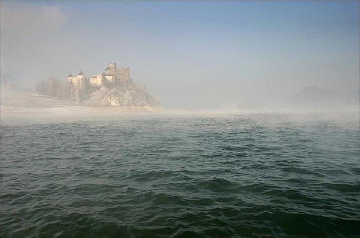 Tapety - Zamek w mgle.jpg