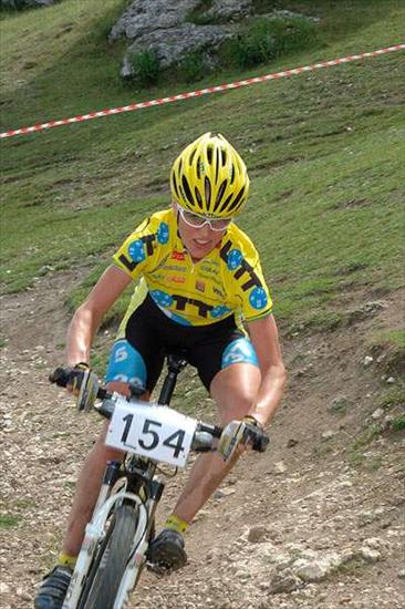 FOTO MTB Mistrzostwa Polski  2005 - Anna Szafraniec - na trasie Mistrzostw Polski MTB 2005 w Olsztynie kCzestochowy.jpg