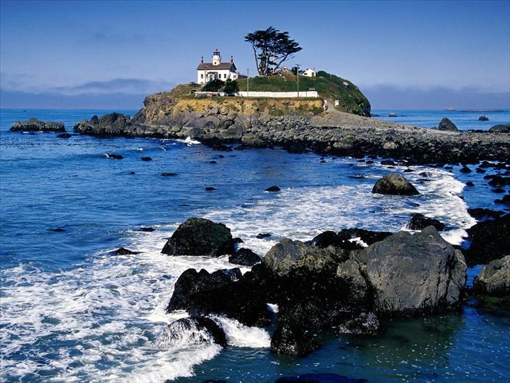 Widoki - Battery Point Lighthouse, Crescent City, California.jpg