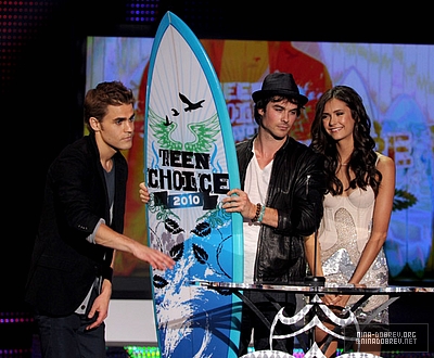 2010 Teen Choice Awards - normal_029.jpg